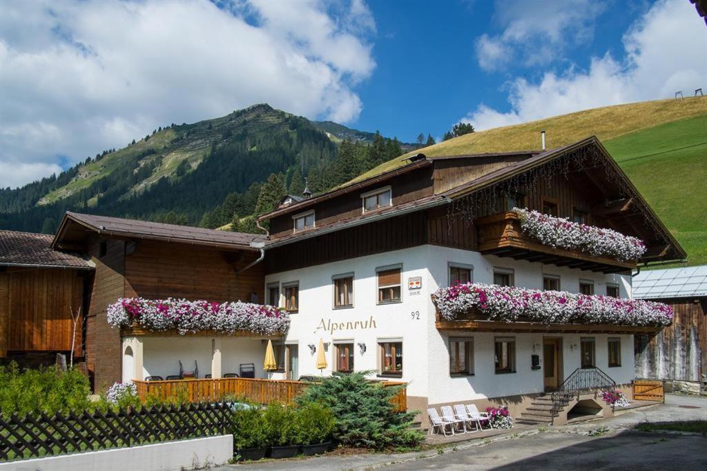 Gastehaus Alpenruh Apartment Holzgau Exterior foto